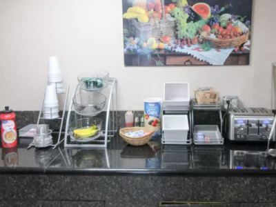 Rodeway Inn Монтгомъри Екстериор снимка