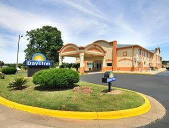 Rodeway Inn Монтгомъри Екстериор снимка